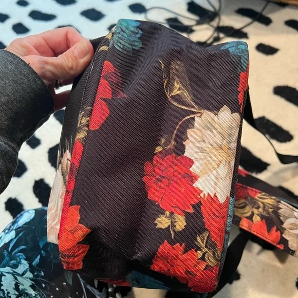 Herschel supply company nova black floral mini backpack purse exc condition - Picture 6 of 7